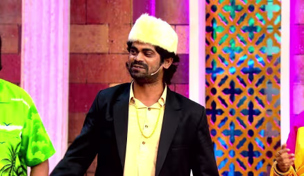 Sayali Sanjeev and Suvrat Joshi Grace the Show