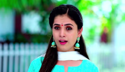 Priyanka Tells Radhika to Return Home