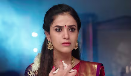 Radhika Tries to Confess to Krishnamurthy