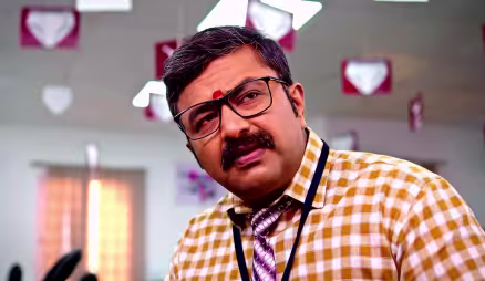 Shiva Prasad Learns about the Goons' Threat