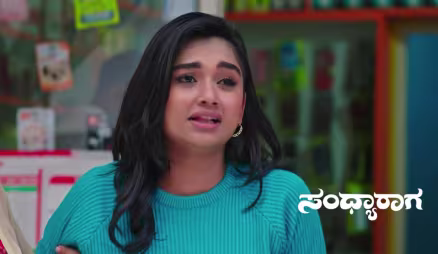 Aadhya Tries to Rush to the Train Station