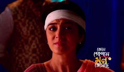 Shyamoli Gets Hurt while Saving Aniket