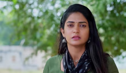 Amarendra Saves Bhagamathi from the Goons