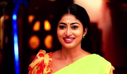 Aarti Visits Rajarajeshwari