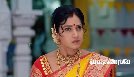 Sharada Saves Padmavathi from the Minister