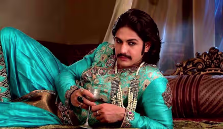 Ruqaiya Mocks Maham Anga