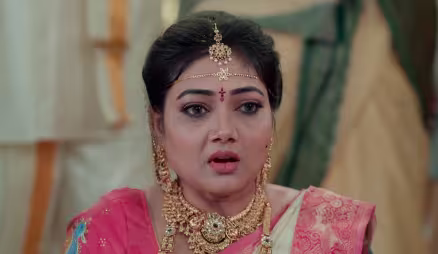 Lakshmi Brings Sindhu back for Her Wedding