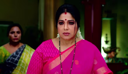 Viraj Gets Drawn Towards Chaitra