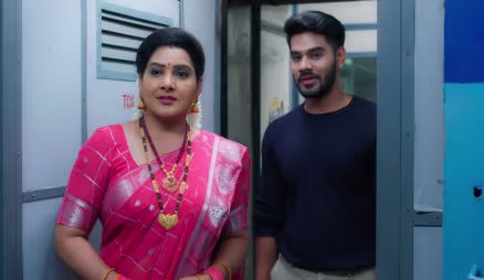 Pavani and Akhil Meet Vasundhara