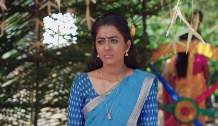 Shyama's Vocals Attract Akhil