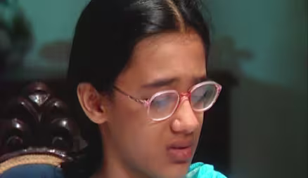 Everyone gets scared seeing the claw mark - De Dhamaal