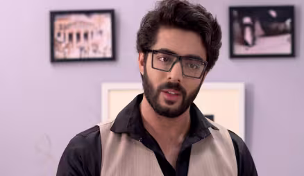 Radhika and Karna's argument - Ki Kore Bolbo Tomay