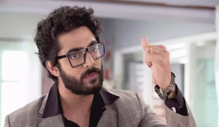 Radhika's lost locket - Ki Kore Bolbo Tomay