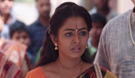 Guruvamma accuses Shyama of theft - Krishna Tulasi