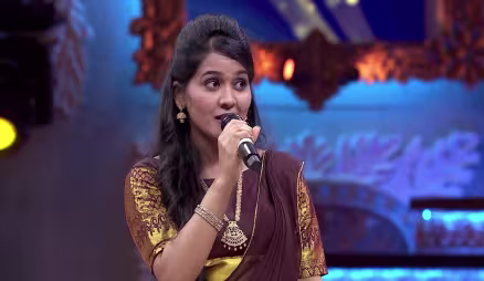 The judges console an emotional Priya K V - Sa Re Ga Ma Pa - Season 17