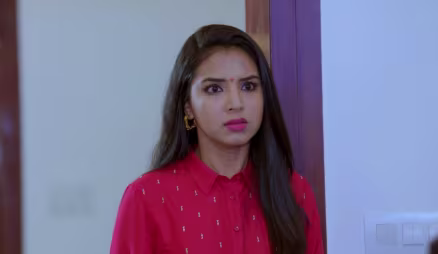 Digvijay invites Shivani for the puja at his house - Naagini 2