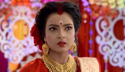 Turna tries to cheer up Jhilam - Jiban Saathi