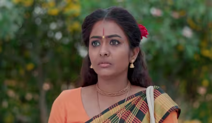 Akhil tells Nakshatra about his fear - Krishna Tulasi