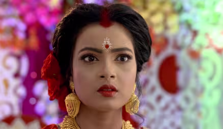 Priyam gets a gift - Jiban Saathi