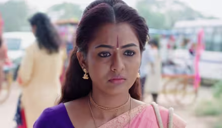Vasantha wishes for Nakshatra to marry Akhil - Krishna Tulasi