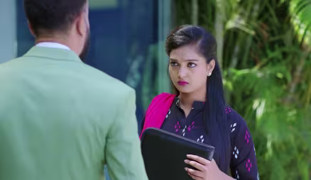 Anu is given a responsibility at work - Prema Entha Maduram