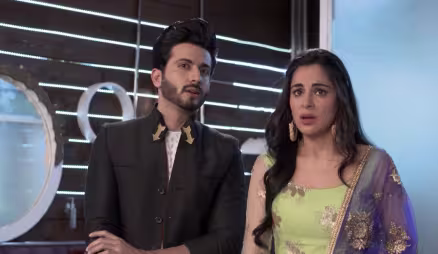 Preeta lashes out at Karan - Chinna Poove Mella Pesu
