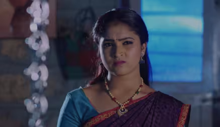 Prabha tears off Chinni’s dress - No.1 Kodalu