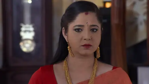 Akhila questions Sarojini - Chembarathi Episode 17