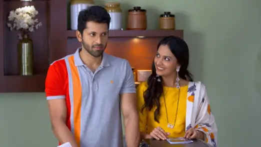 Shubhra buys a microwave - Agga Bai Sasubai Episode 11