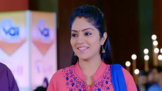 Anu wonders about Aryavardhan's family - Jothe Jotheyali Episode 6