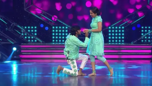 Hanumanthu and Shiny's romantic performance 