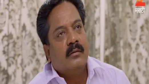 Gurunath Notices Shreyas Dropping Shanaya - Mazhya Navryachi Bayko Episode 22