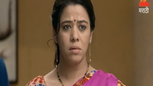 Radhika Feels Upset Beacuse of Gurunath - Mazhya Navryachi Bayko Episode 10