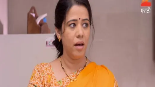 Radhika Gets Invited to a Party - Mazhya Navryachi Bayko Episode 2