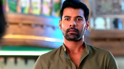 Mohan Rejects Radha's Present Episode 8