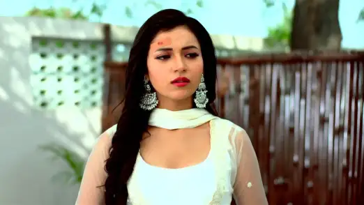 Avni and Ambar End Up in the Temple Episode 4