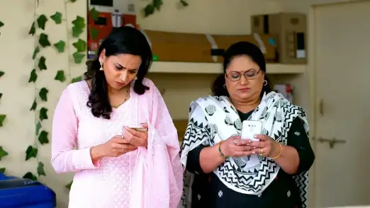Sarita and Ankita Argue over a Family Group Episode 41
