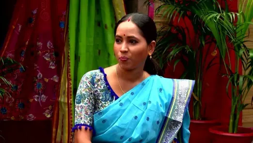 Ghore Ghore Zee Bangla - December 04, 2023 - Performance 1 