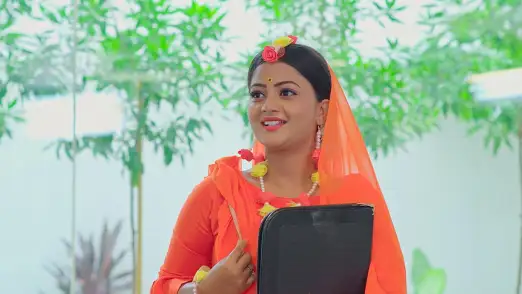 Bhanu attends the wrong interview - Hitler Gari Pellam Episode 8