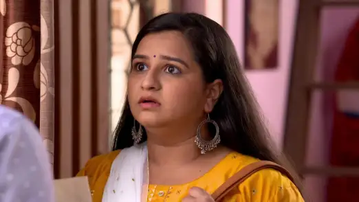Vasant learns about Chinya's financial fraud - Yeu Kashi Tashi Me Nandayla Episode 11