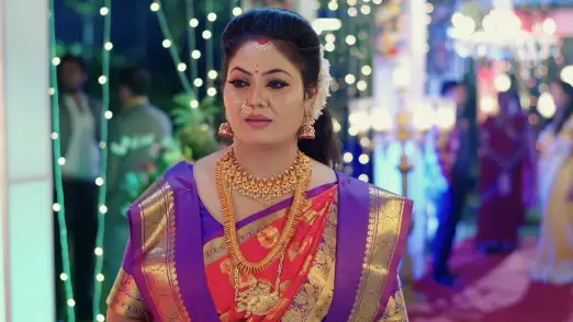 Mallikarjun forges relationship with Shyama - Krishna Tulasi Episode 8