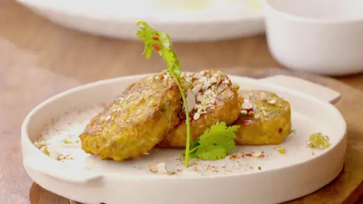 Suman cooks a relishing Kaddu Ke Kebab - Roj Hoyi Bhoj 4 Episode 20