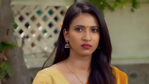 Arjun tries to get close to Vasundhara - Gokulathil Seethai Episode 8