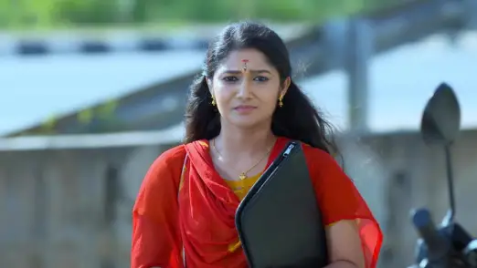 Sahadevan shuns Sudarshan - Neeyum Njanum Episode 2