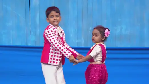 Aalap and Gnana's innocent performance 