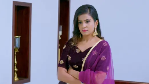 Shivani caught in Digvijay's trap - Naagini 2 Episode 25