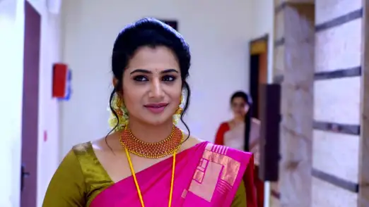 Pavithra gives a Befitting Reply to Pratibha Episode 9