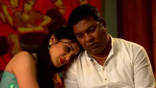 Kareena and her mother flee - Kaay Ghadla Tya Ratri Episode 9