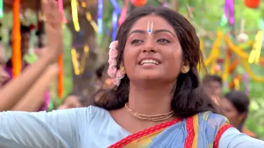 Nikhil hears Shyama's song - Krishnakoli Episode 4