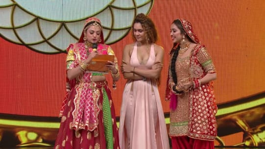 Watch Zee Rishtey Awards 2020 Dec 13 2020 Full Episode Online In Hd Zee5 Watch full episodes of comedy killadis zee tamil. watch zee rishtey awards 2020 dec 13